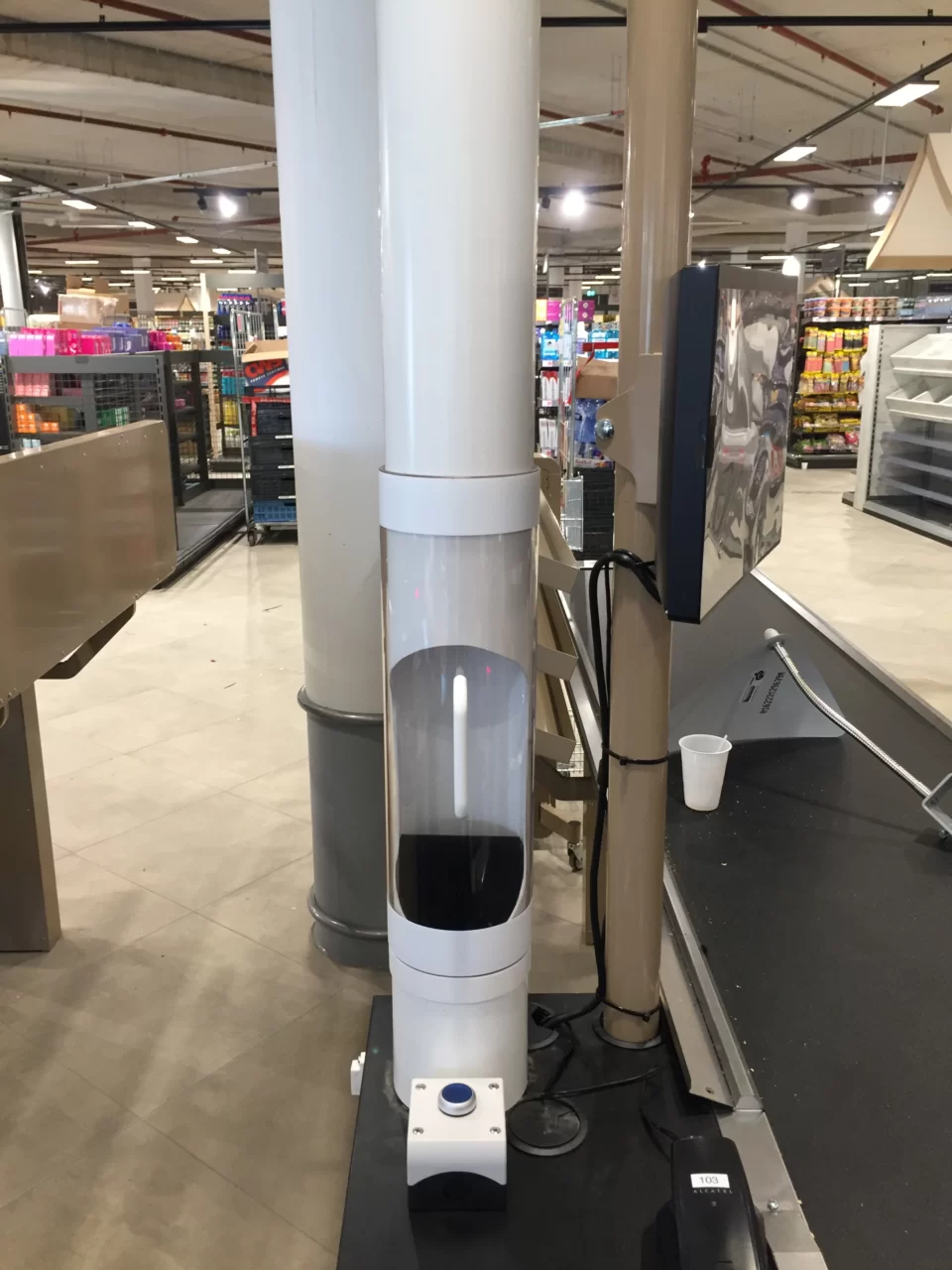 Voorbeeld van een buizenpostsysteem in de retail